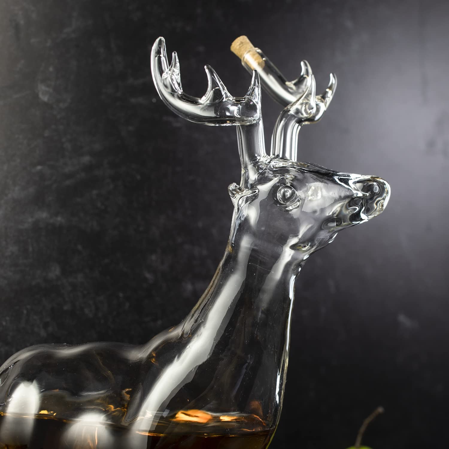 Stag Antler Crystal Decanter - Elegant Stag/Reindeer Liquor Decanter by The Wine Savant - Luxury Decanter for Bourbon, Scotch, or Whiskey 750ml Perfect For Any Bar, Hunter's Gift Hunting Enthusiasts