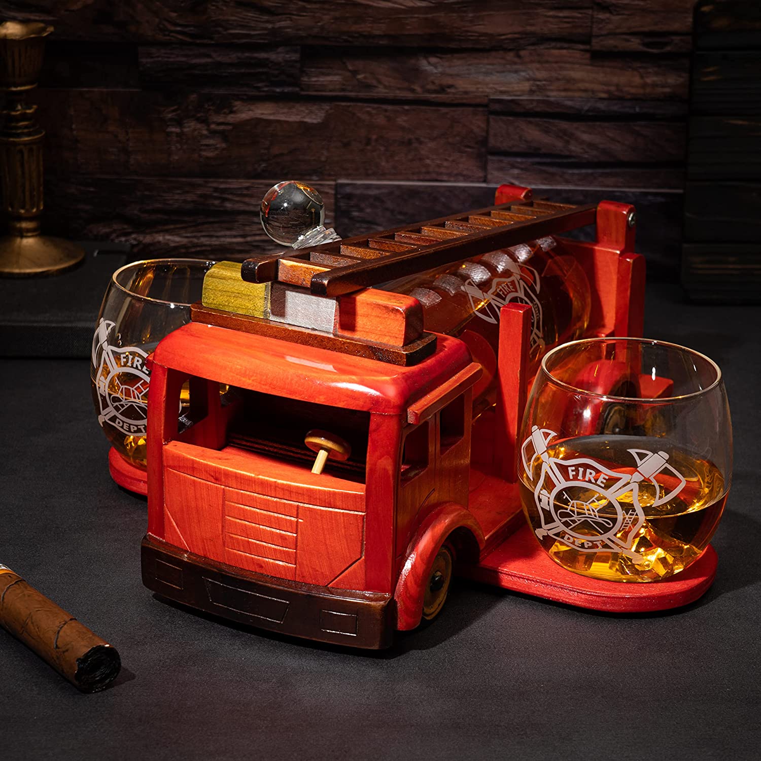 Firetruck Whiskey Decanter Set — 600ml with 2 Etched Glasses
